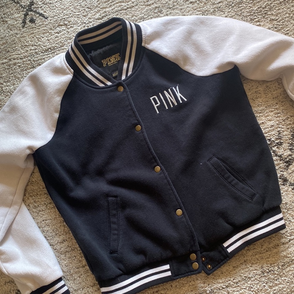 Pink Vs Jacket - image 2